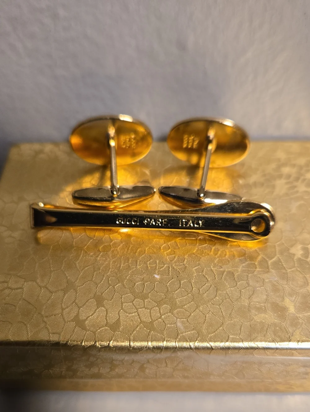 Gucci Gold and Silver Interlocking G Cufflinks with Tie Bar